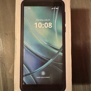 Fox Smartphone in Black and Blue